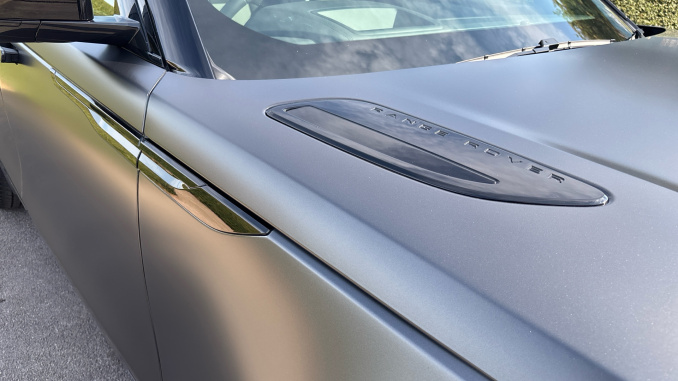 Land Rover Range Rover Velar 3.0 D300 MHEV Belgravia Edition Satin 5dr Auto Diesel Estate - Image 42